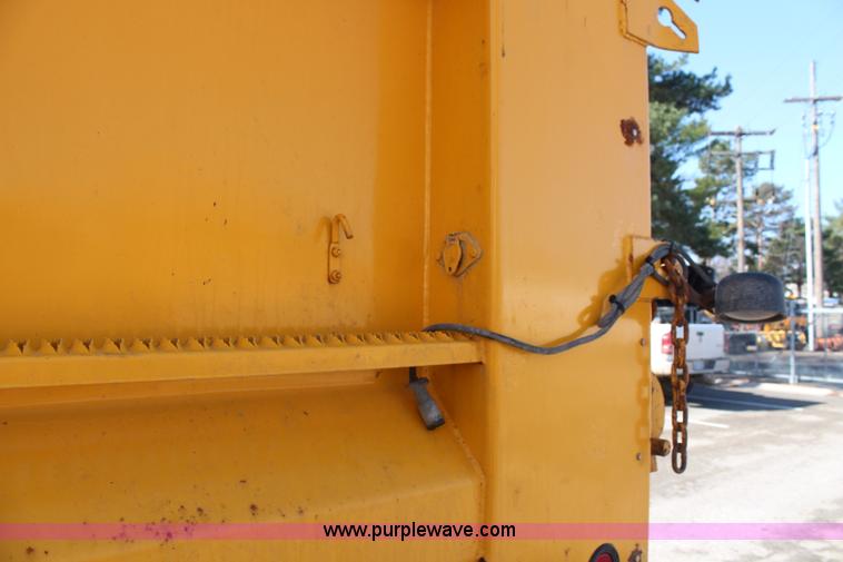 image for item K8763 1999 Freightliner FL80 dump truck