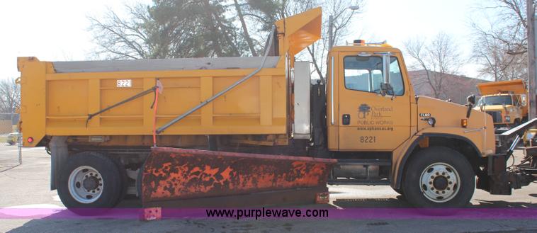 image for item K8764 1999 Freightliner FL80 dump truck