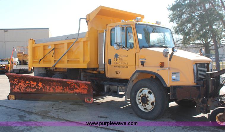 image for item K8764 1999 Freightliner FL80 dump truck