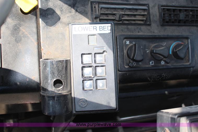 image for item K8764 1999 Freightliner FL80 dump truck