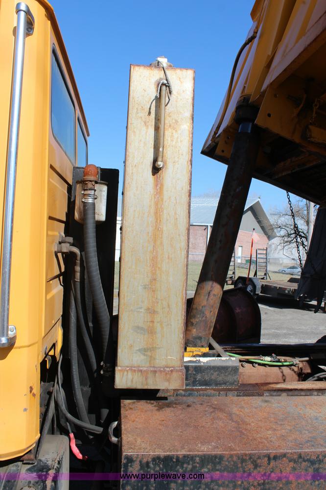 image for item K8764 1999 Freightliner FL80 dump truck