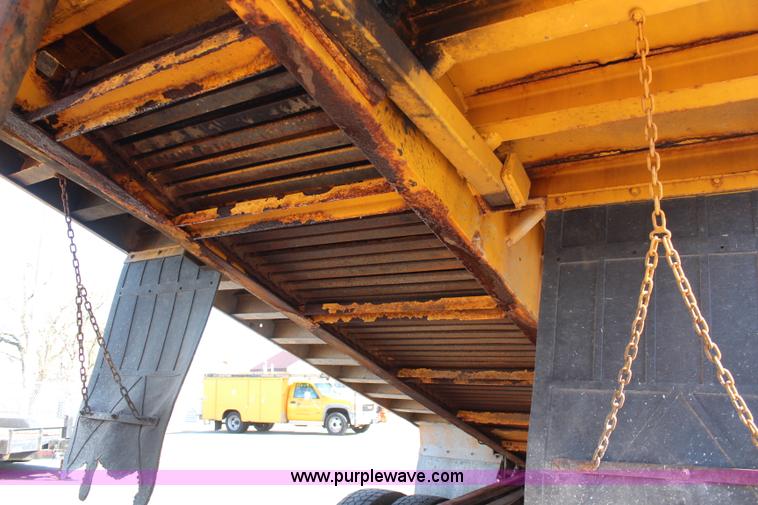 image for item K8764 1999 Freightliner FL80 dump truck