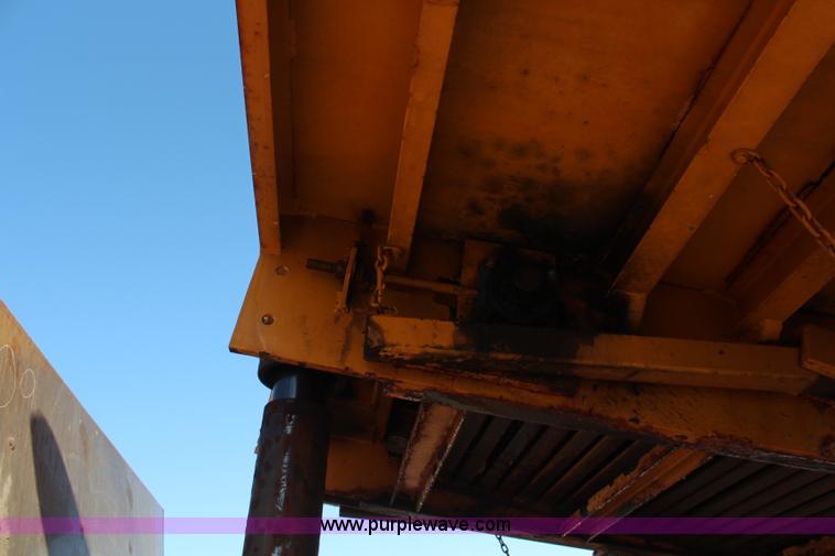 image for item K8764 1999 Freightliner FL80 dump truck