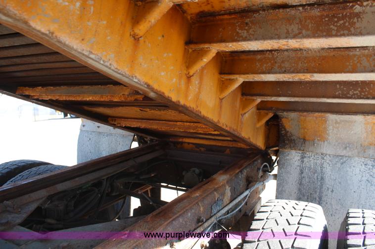 image for item K8764 1999 Freightliner FL80 dump truck