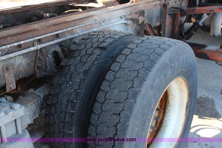 image for item K8764 1999 Freightliner FL80 dump truck