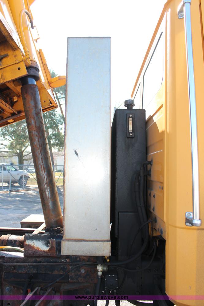 image for item K8764 1999 Freightliner FL80 dump truck