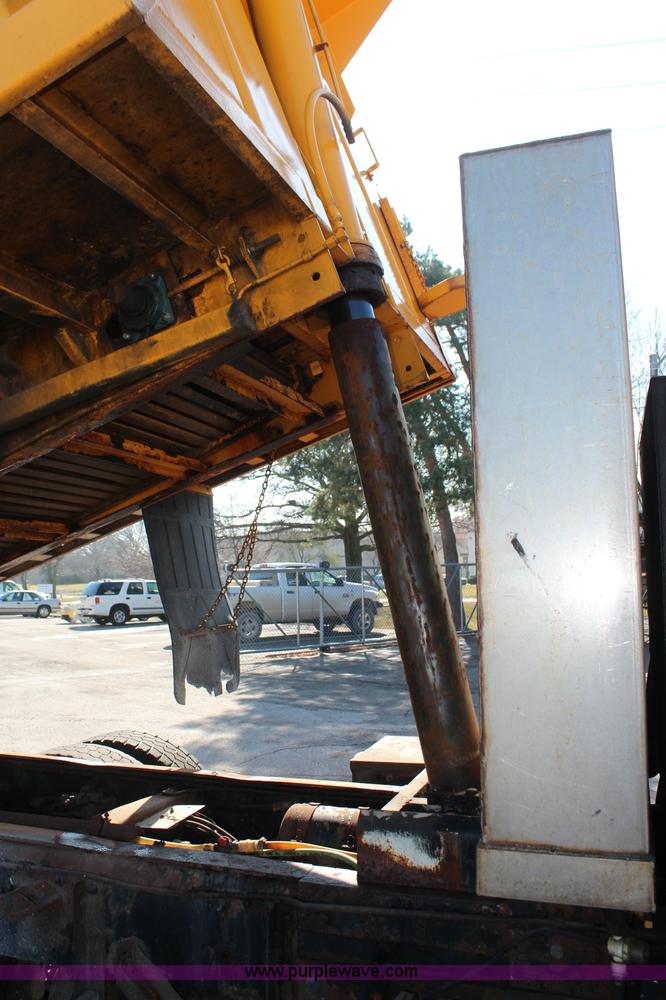 image for item K8764 1999 Freightliner FL80 dump truck