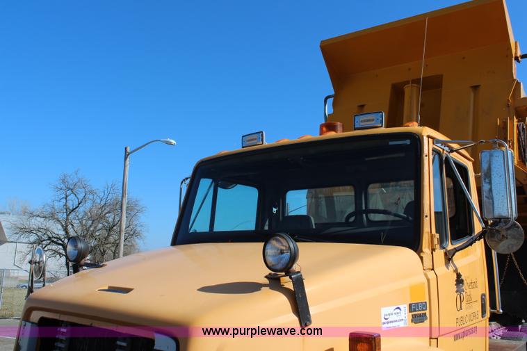 image for item K8764 1999 Freightliner FL80 dump truck