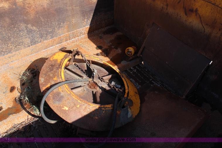 image for item K8764 1999 Freightliner FL80 dump truck