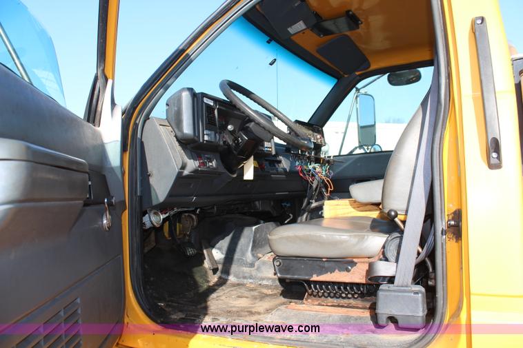 image for item K8765 1999 GMC C8500 dump truck