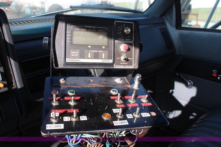 image for item K8765 1999 GMC C8500 dump truck