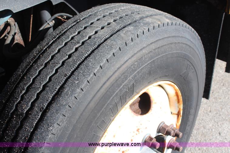 image for item K8765 1999 GMC C8500 dump truck