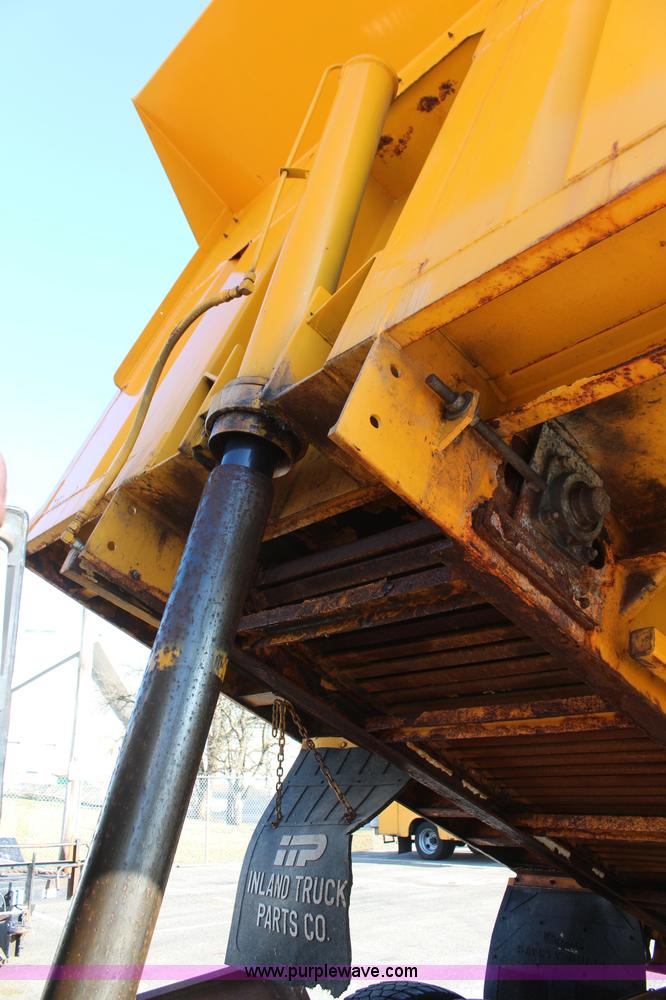 image for item K8765 1999 GMC C8500 dump truck