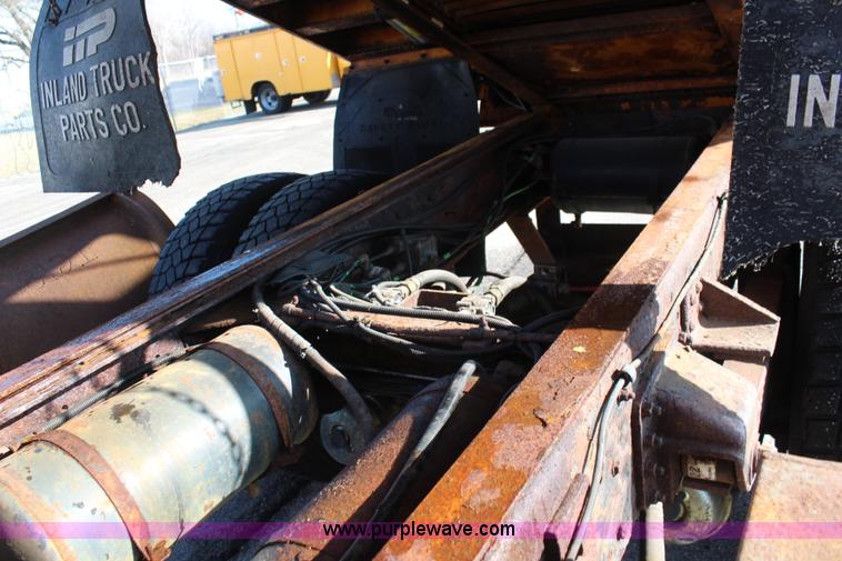 image for item K8765 1999 GMC C8500 dump truck