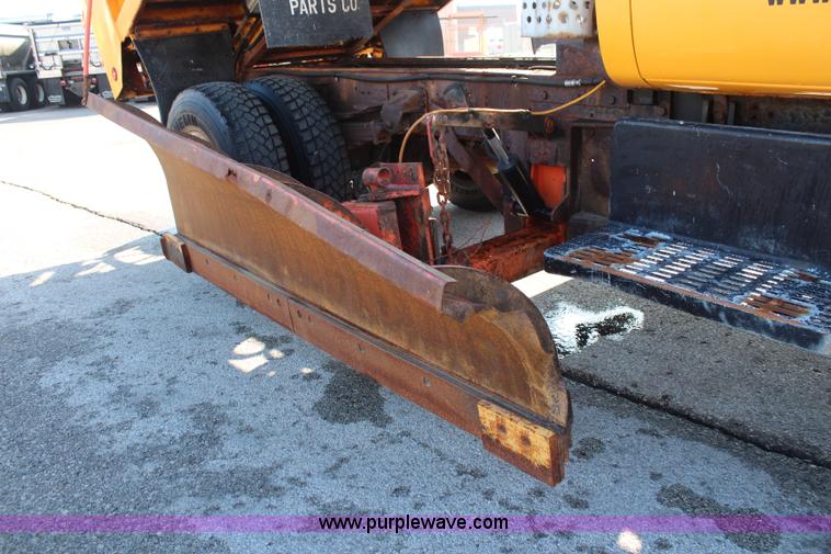 image for item K8765 1999 GMC C8500 dump truck