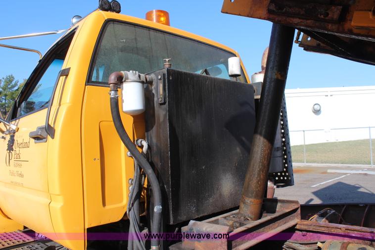 image for item K8765 1999 GMC C8500 dump truck