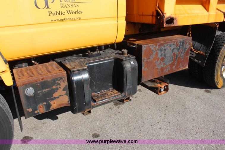 image for item K8765 1999 GMC C8500 dump truck