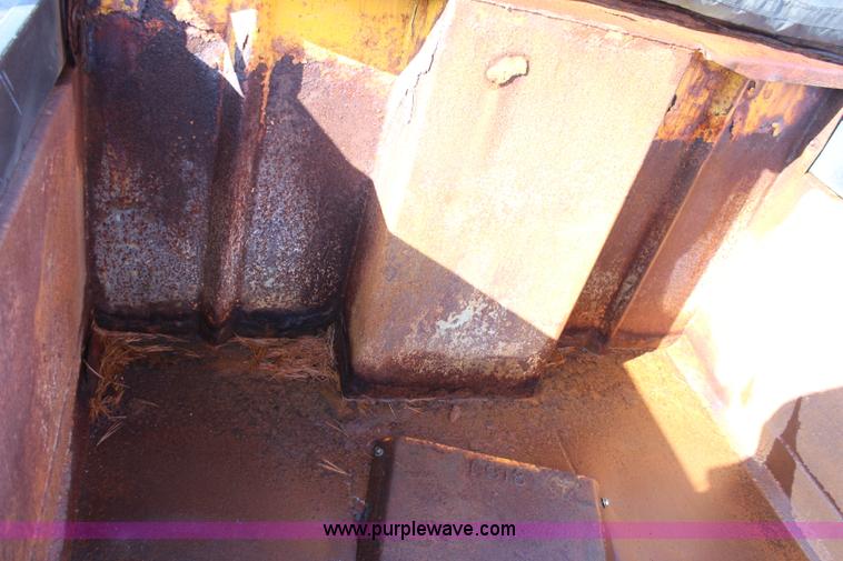 image for item K8765 1999 GMC C8500 dump truck