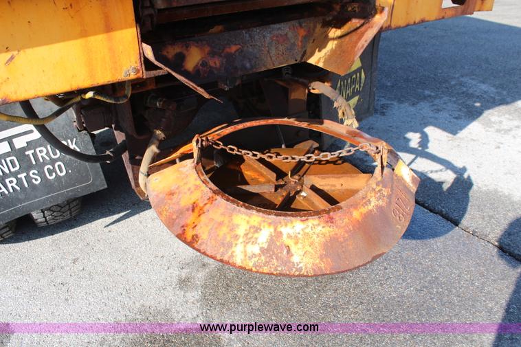 image for item K8765 1999 GMC C8500 dump truck