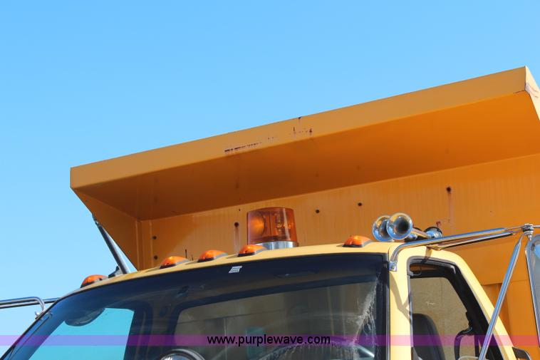 image for item K8765 1999 GMC C8500 dump truck