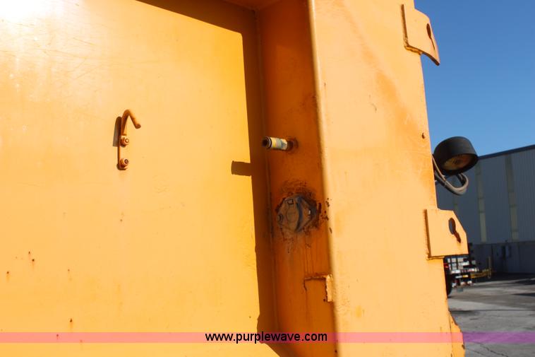 image for item K8765 1999 GMC C8500 dump truck