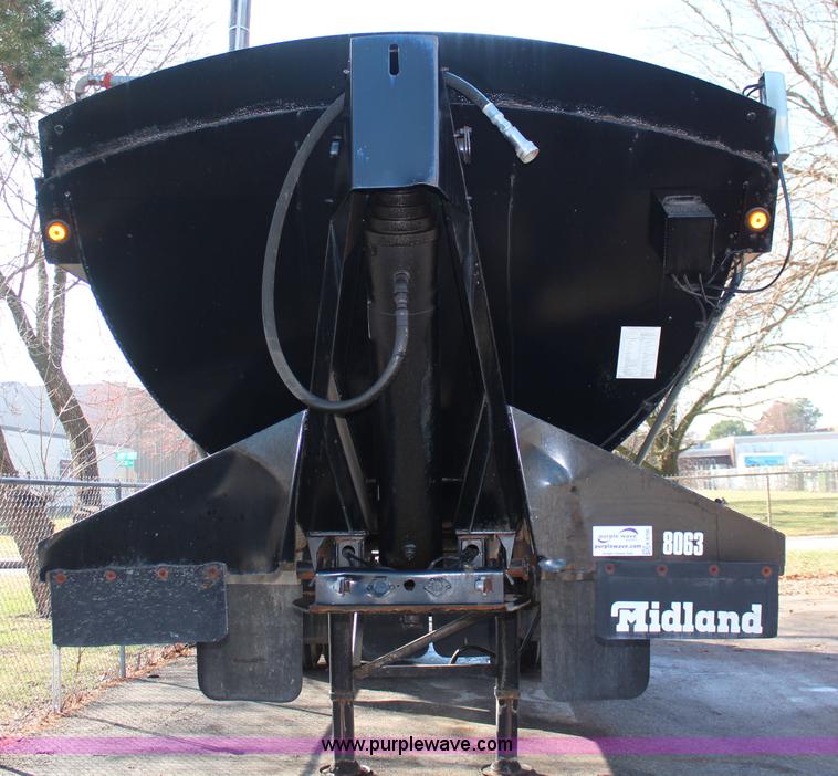 image for item K8766 1997 Midland barrel bed end dump trailer