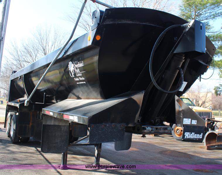 image for item K8766 1997 Midland barrel bed end dump trailer