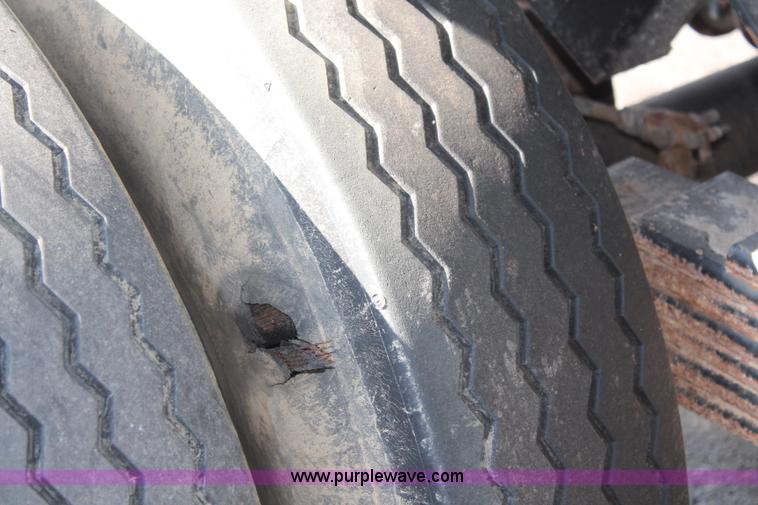 image for item K8766 1997 Midland barrel bed end dump trailer