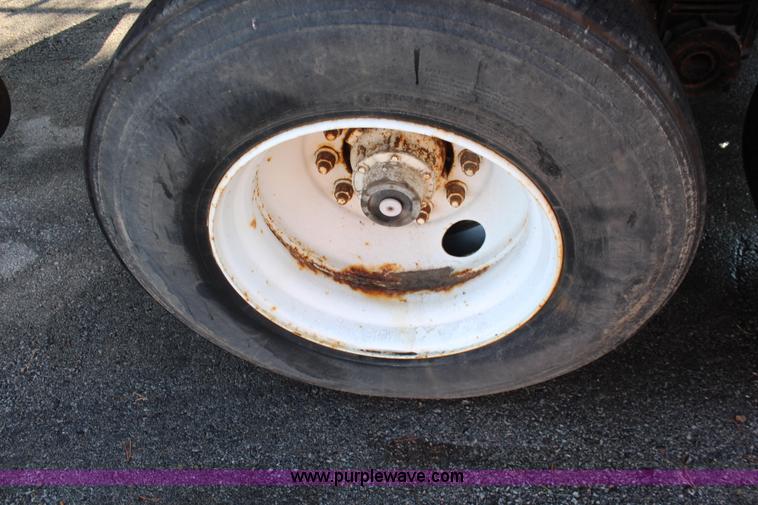 image for item K8766 1997 Midland barrel bed end dump trailer