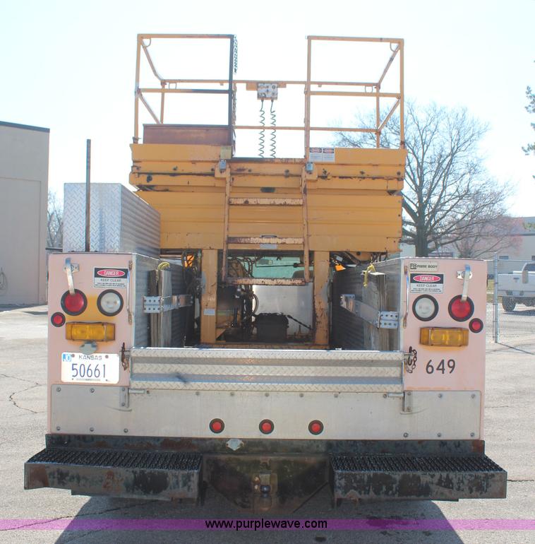 image for item K8767 1998 GMC Sierra 3500HD utility truck with scissor lift