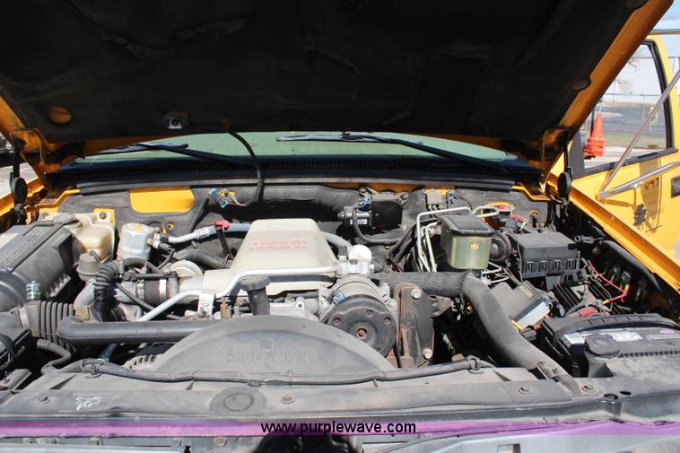 image for item K8767 1998 GMC Sierra 3500HD utility truck with scissor lift