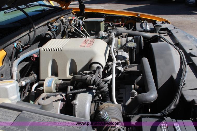 image for item K8767 1998 GMC Sierra 3500HD utility truck with scissor lift