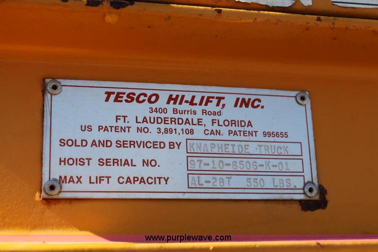 image for item K8767 1998 GMC Sierra 3500HD utility truck with scissor lift