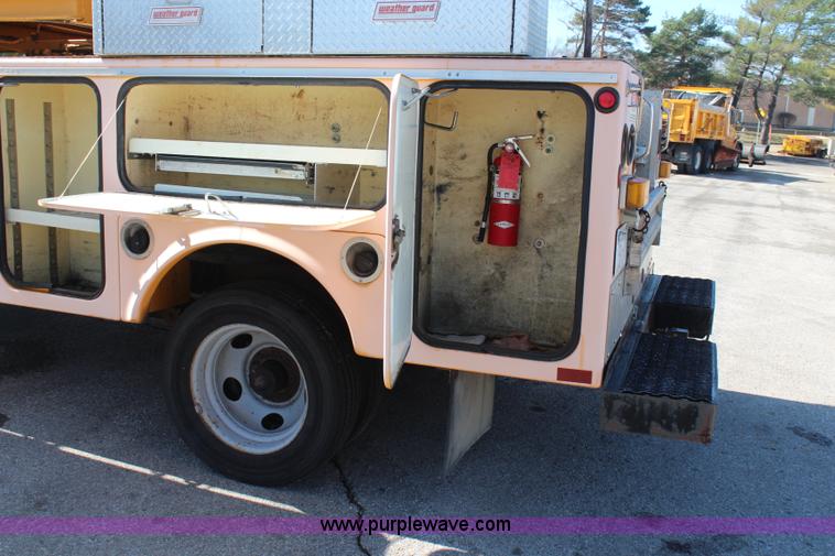 image for item K8767 1998 GMC Sierra 3500HD utility truck with scissor lift