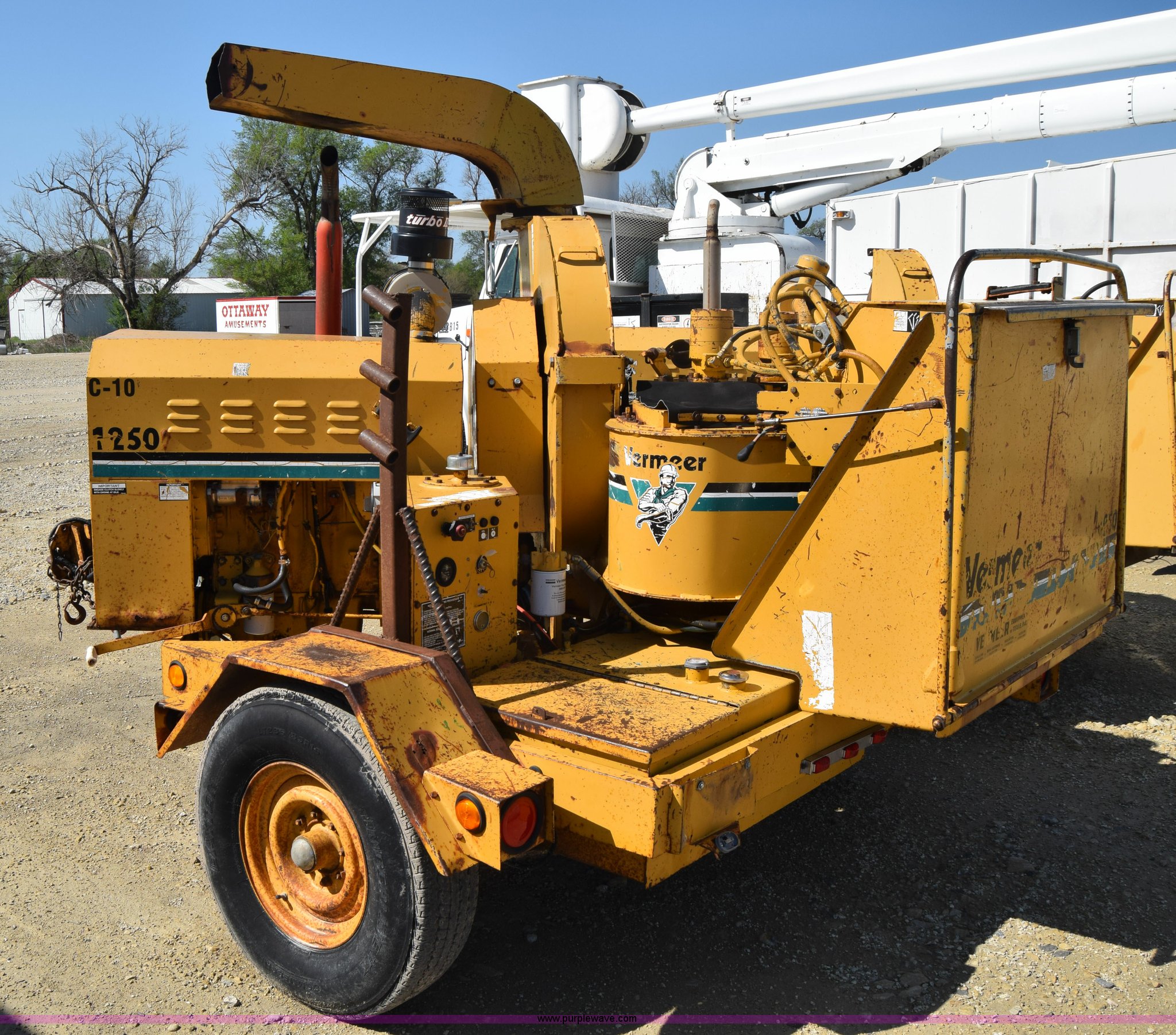 1993 Vermeer 1250 chipper in Hutchinson, KS | Item E6338 sold