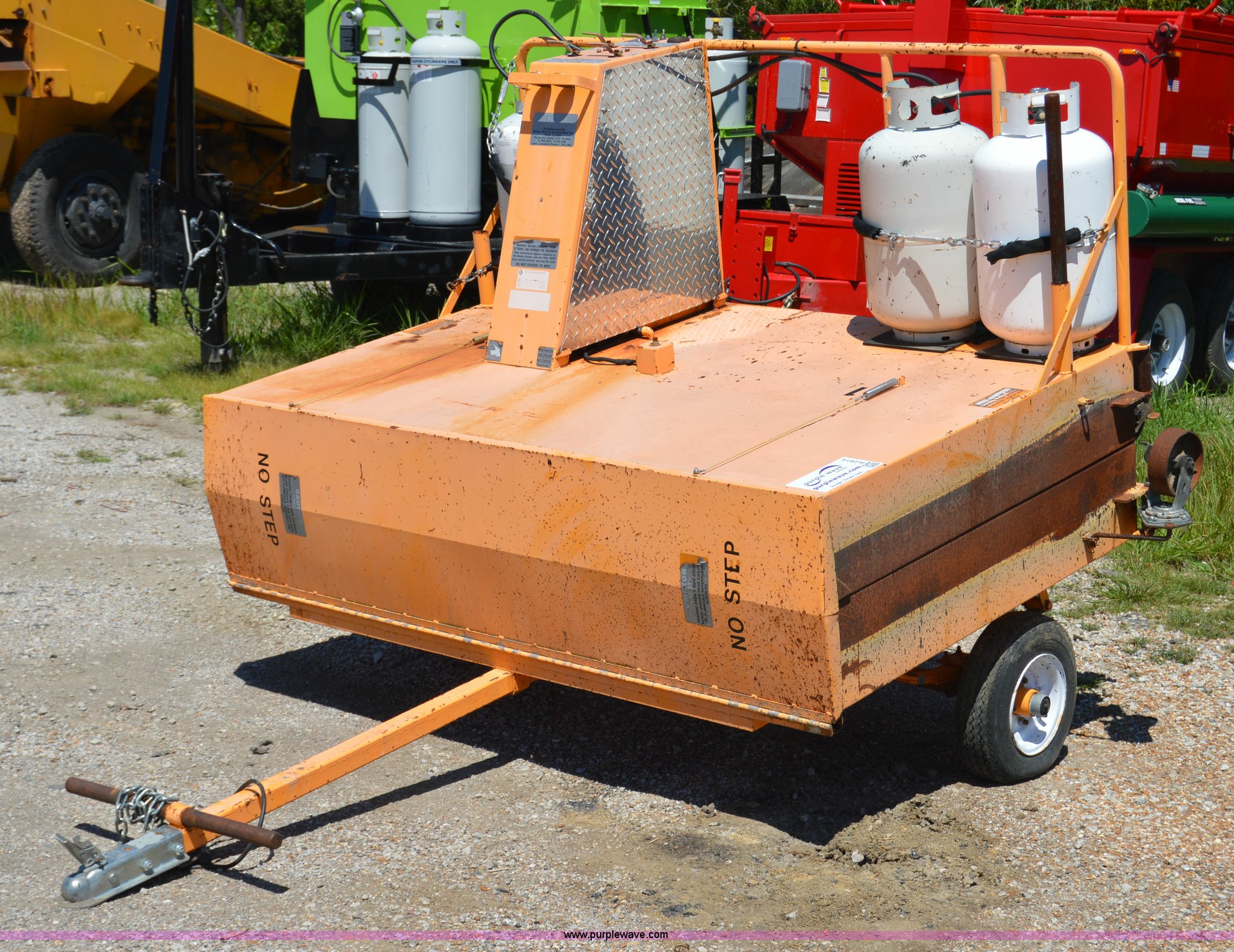 KM International infrared asphalt melter in Lincoln, MO Item H2814
