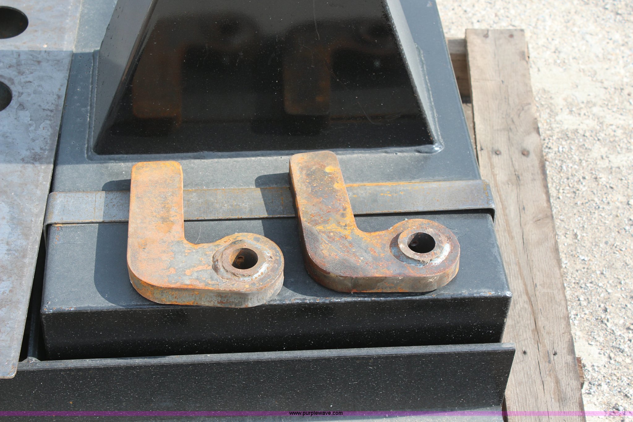 Ox Bodies dump bed in Lawrence, KS Item K6945 sold Purple Wave