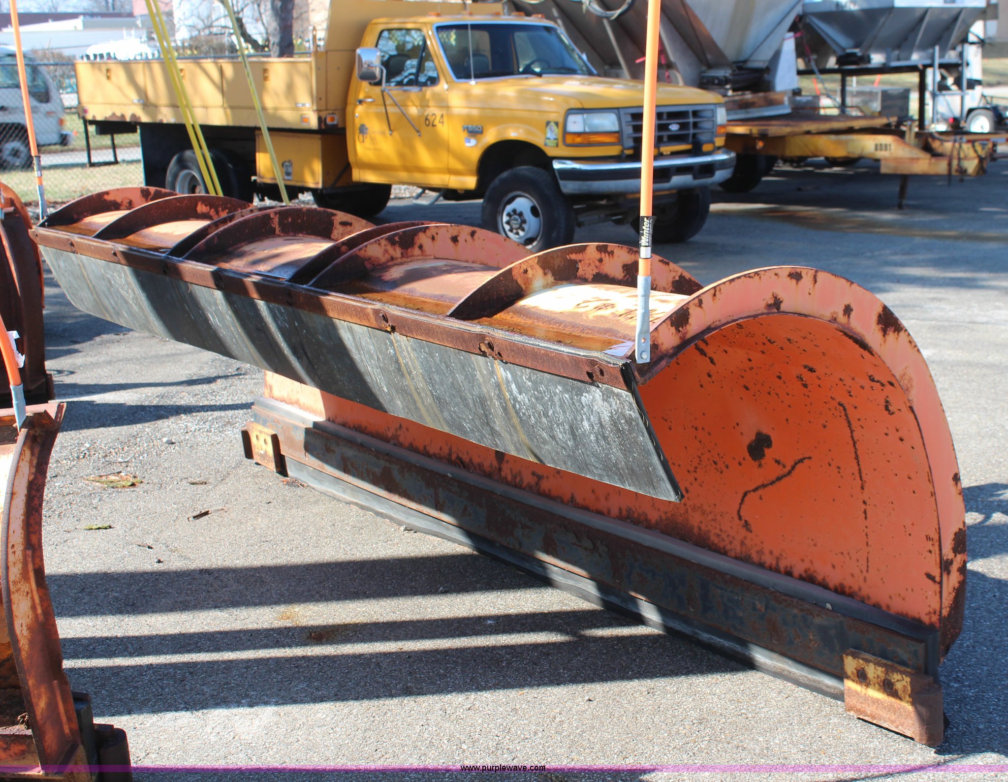 Henke 11' snow plow in Overland Park, KS Item K8759 sold Purple Wave