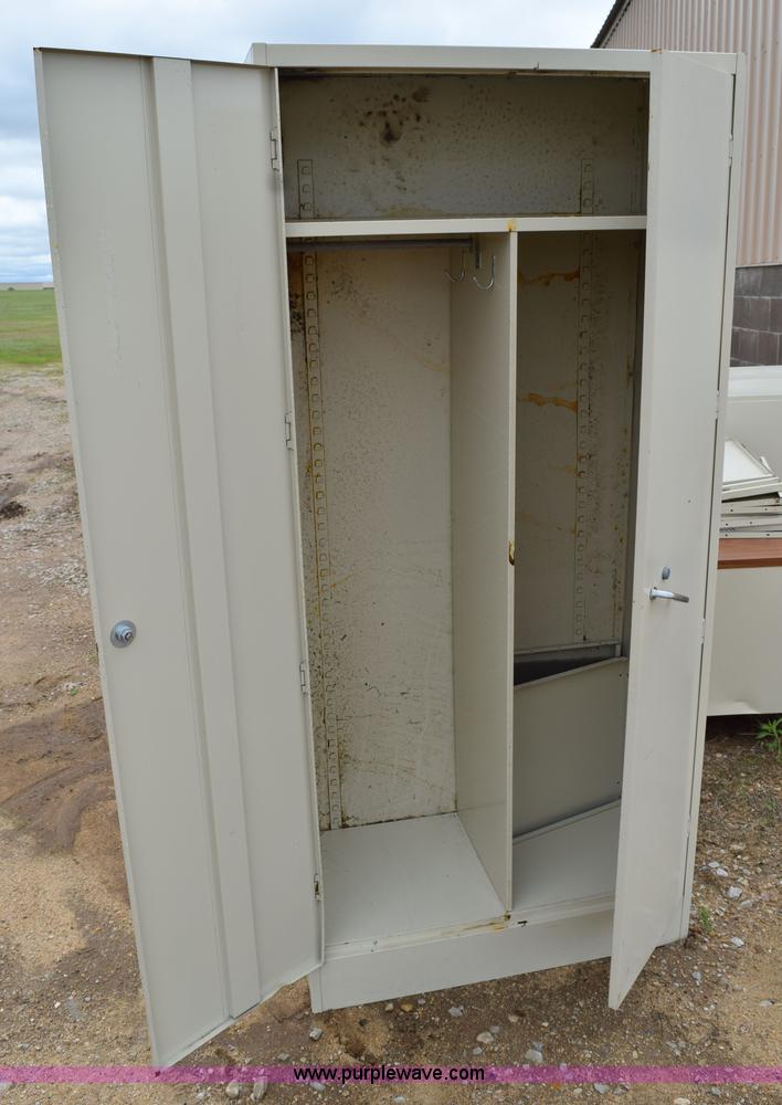 image for item AQ9189 (16) metal cabinets