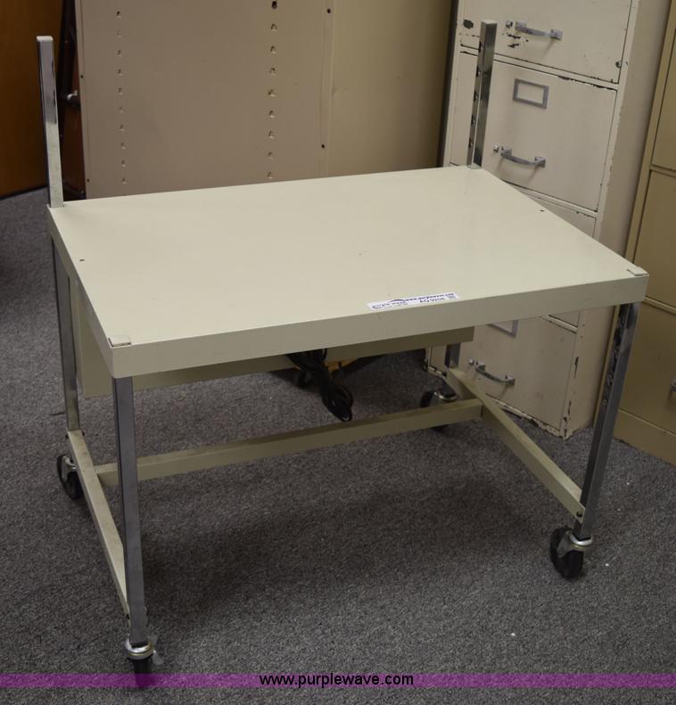 image for item AQ9208 (3) Bretford computer carts