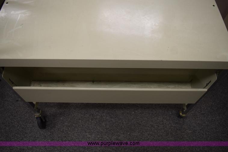 image for item AQ9208 (3) Bretford computer carts