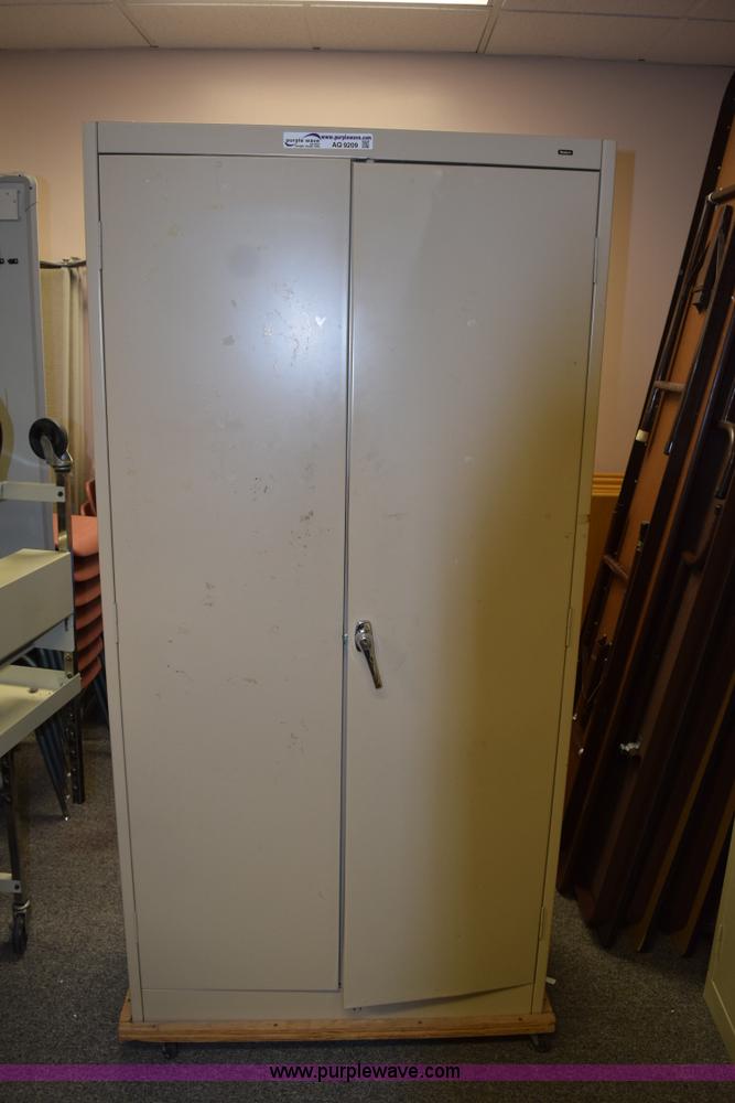 image for item AQ9209 (2) metal cabinets
