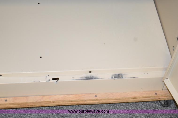 image for item AQ9209 (2) metal cabinets