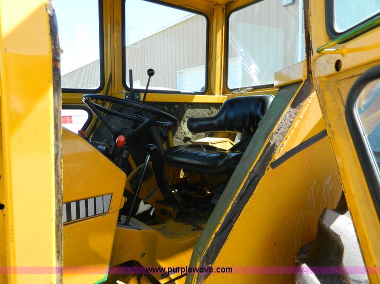 image for item AX9864 John Deere 2155 tractor