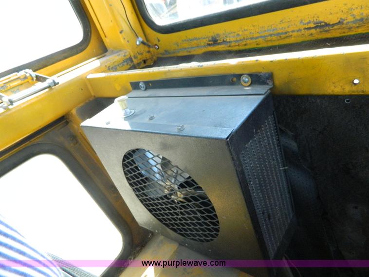 image for item AX9864 John Deere 2155 tractor