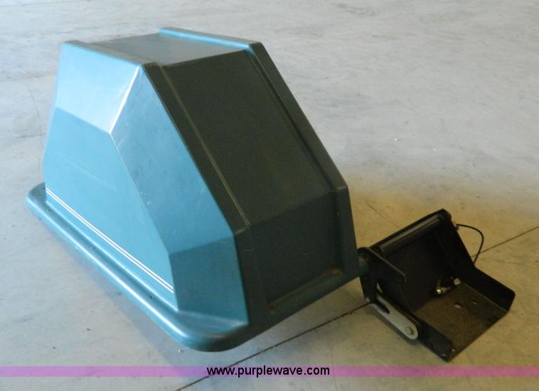 image for item AX9866 SUN 1742-0 tire balancer