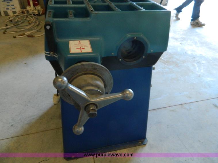 image for item AX9866 SUN 1742-0 tire balancer