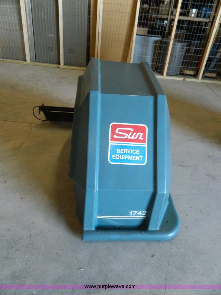 image for item AX9866 SUN 1742-0 tire balancer