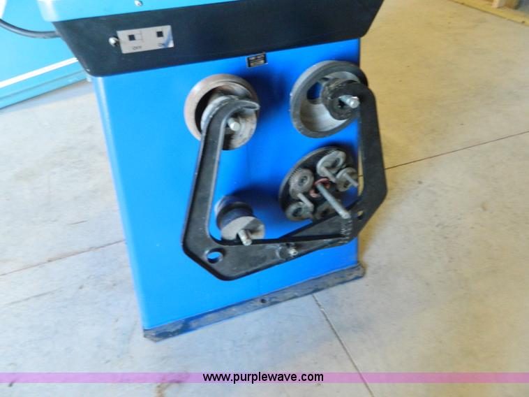 image for item AX9866 SUN 1742-0 tire balancer