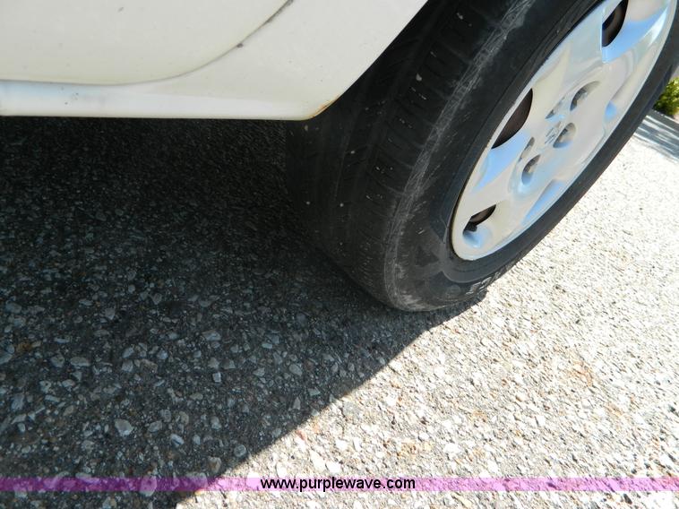 image for item AX9867 2001 Dodge Caravan SE van